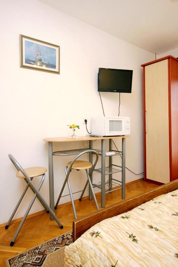 Apartments And Rooms By The Sea Racisce, Korcula - 4341 Экстерьер фото